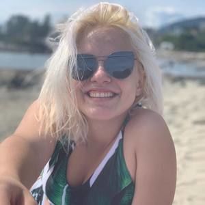 Meet your Posher, Claudia